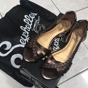 Seychelles dark brown leather sandals